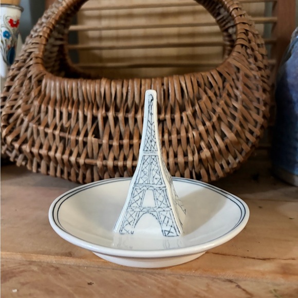Anthropologie Eiffel Tower Ring Holder - Picture 3 of 6